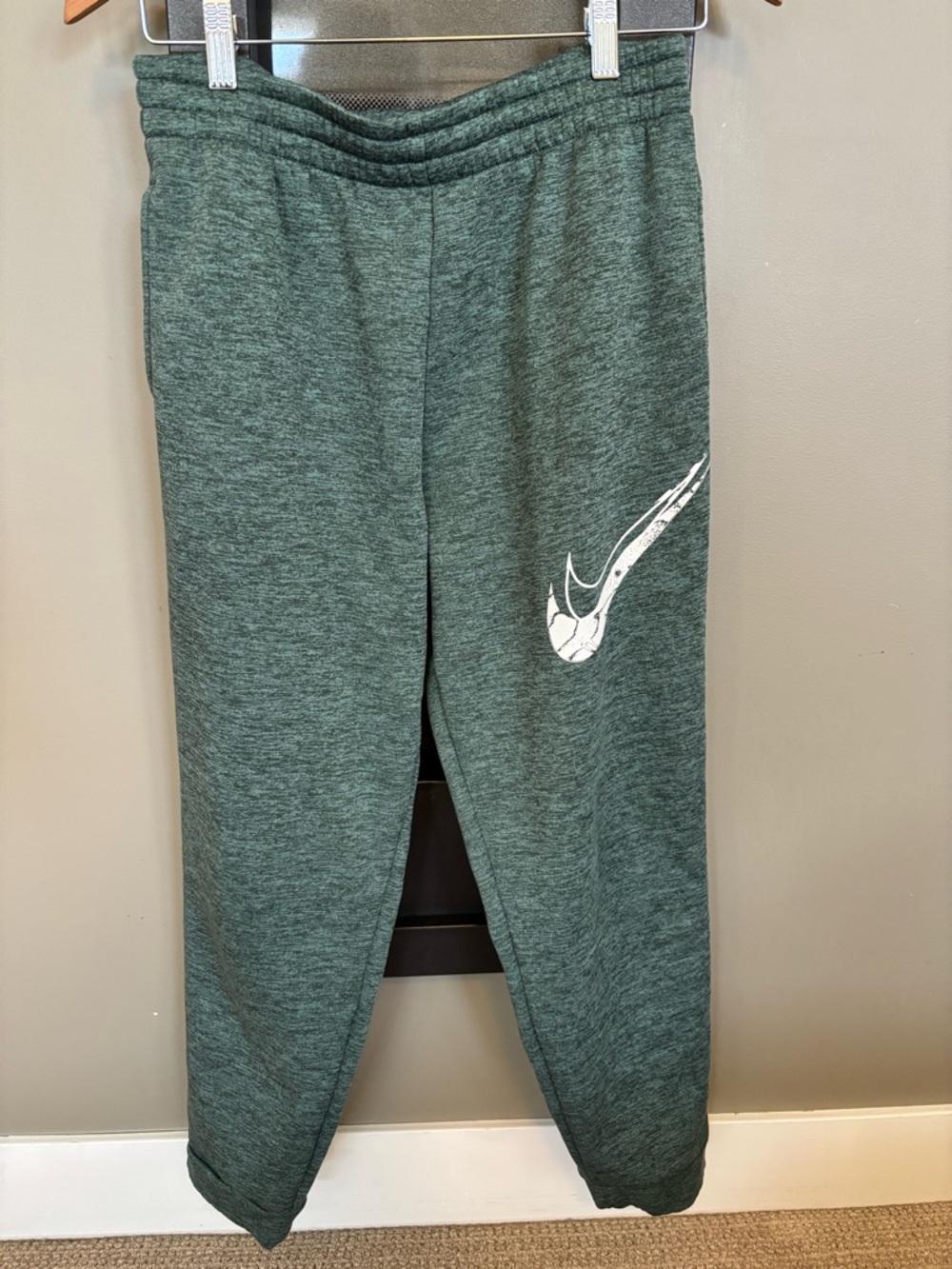 Nike Therma-FIT Sweatpants Boys XL Green Joggers Youth Athletic Pockets Cozy